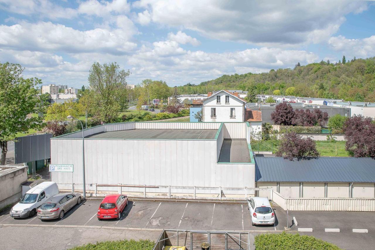 Le Raymond: Centrally Located Apartment with Parking Vichy Exterior photo